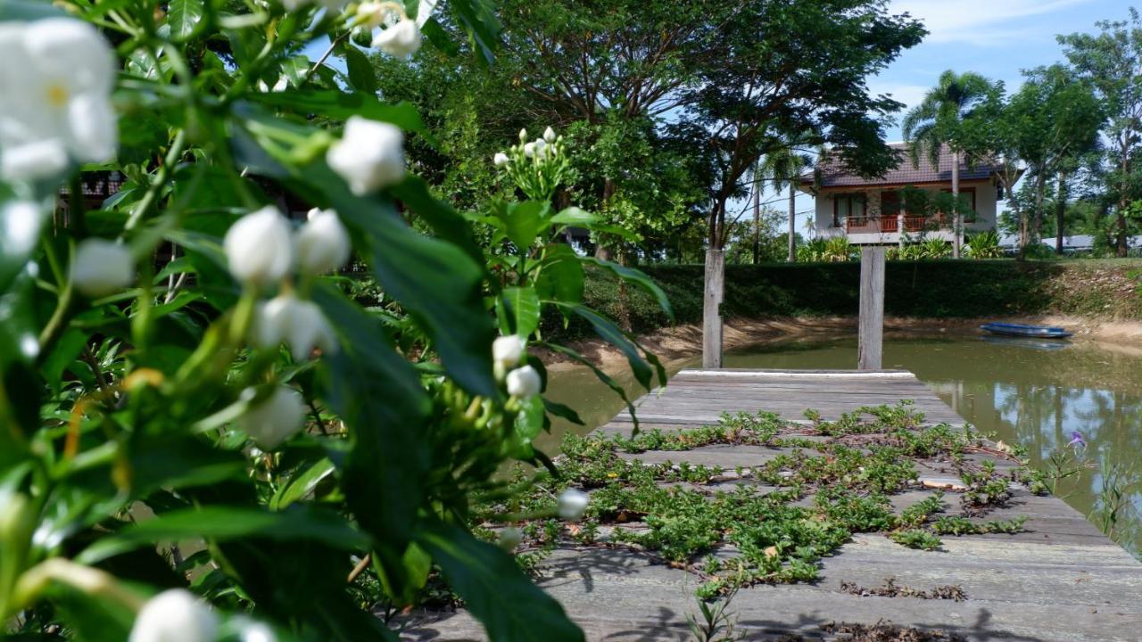 Resort Railumpoo Nakhon Sawan Esterno foto